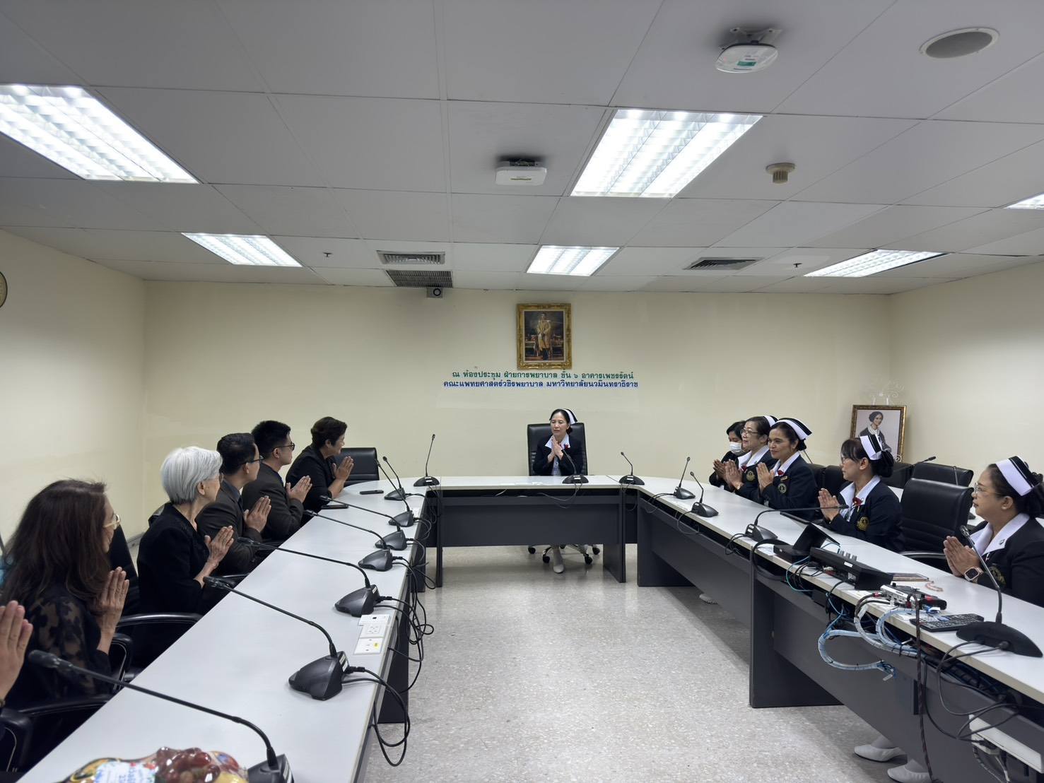 คณะพยาบาลศาสตร์ มหาวิทยาลัยสวนดุสิต เข้าพบและสวัสดีปีใหม่ คณะผู้บริหารฝ่ายการพยาบาล โรงพยาบาลวชิรพยาบาล คณะแพทยศาสตร์วชิรพยาบาล มหาวิทยาลัยนวมินทราธิราช