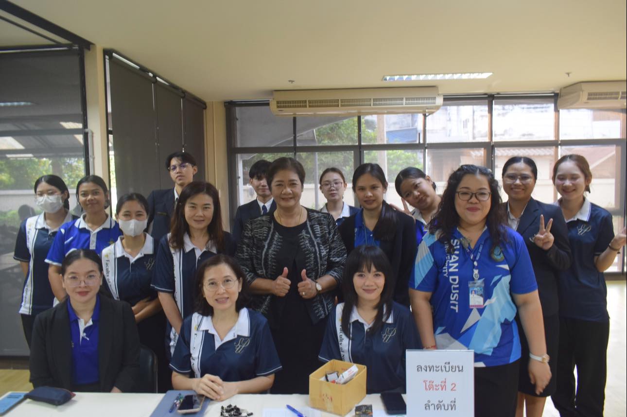 คณะกรรมการสัมภาษณ์ ดำเนินการสอบสัมภาษณ์บุคคลเข้าศึกษาหลักสูตรพยาบาลศาสตรบัณฑิต รหัส ๖๙ (รุ่นที่ ๒๐) ปีการศึกษา ๒๕๖๙