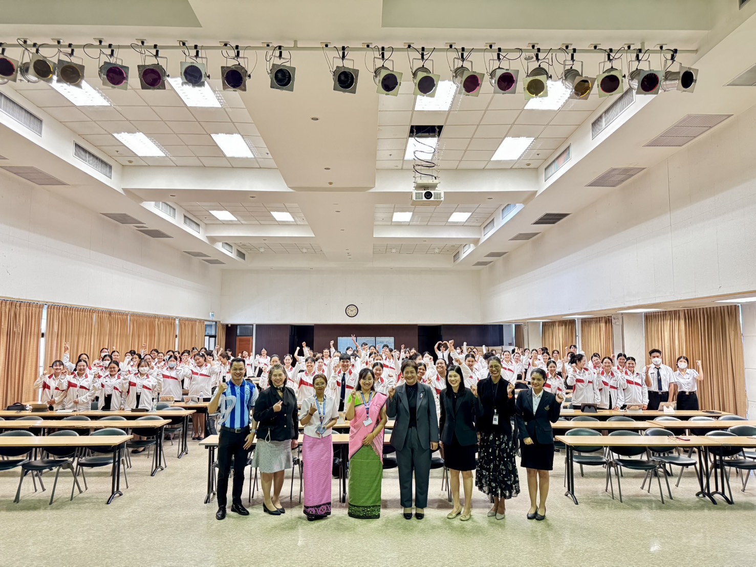 คณะพยาบาลศาสตร์ มหาวิทยาลัยสวนดุสิต จัดกิจกรรม “การสื่อสารเพื่อเสริมสร้างภาวะผู้นำทางการพยาบาล: มุมมองจากภายนอก”