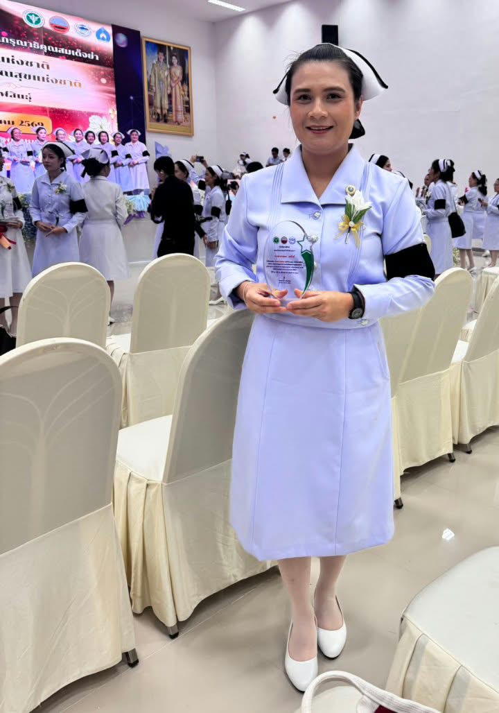 ขอแสดงความยินดีกับ พว.กชมน อุทรักษ์ ศิษย์เก่าพยาบาลศาสตร์ มหาวิทยาลัยสวนดุสิต รุ่นที่ ๒ เนื่องในวันพยาบาลแห่งชาติ ๒๕๖๙